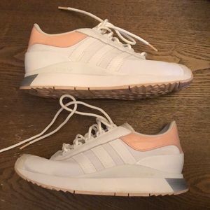 ▫️White Adidas sneakers